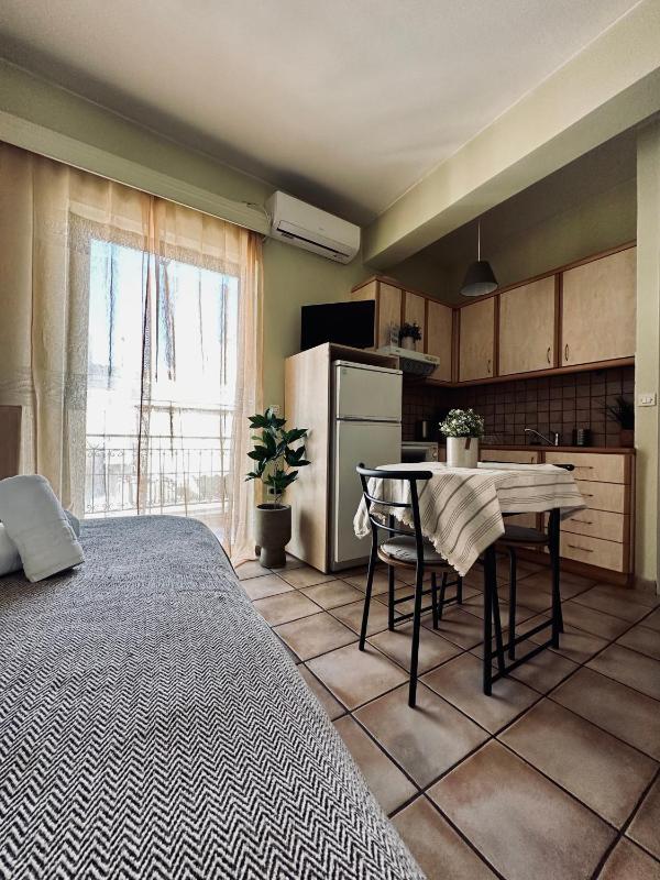 Studio Apartment image 4