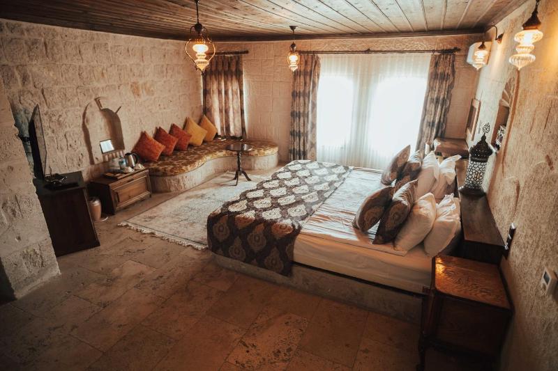 Double Room with Mountain View image 3
