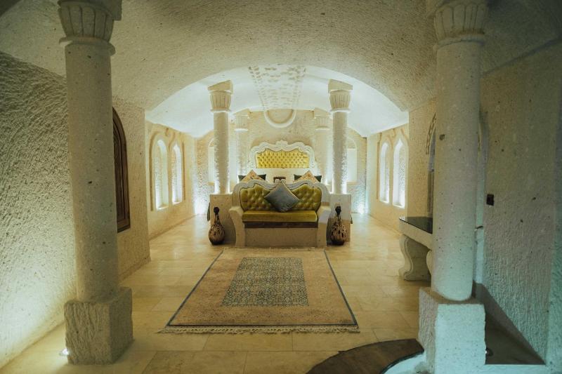 King Suite image 3