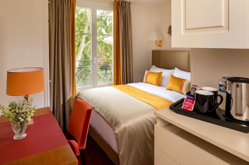 Double Room with Garden View image 1