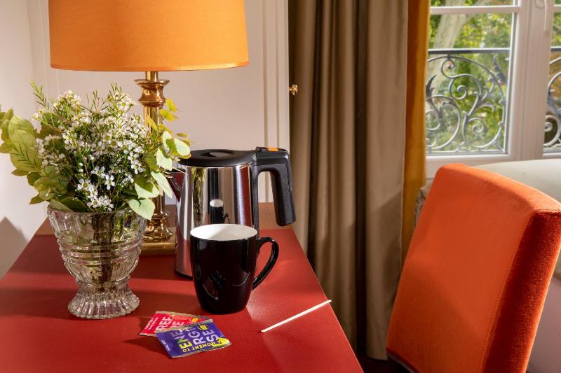 Double Room with Garden View image 3