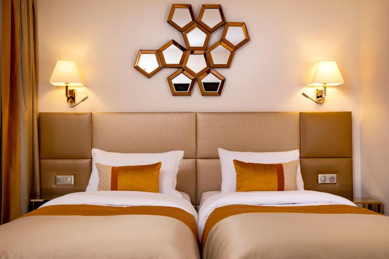 Superior Double or Twin Room image 4