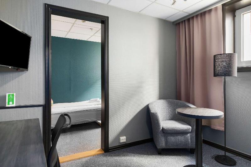 Standard Single Room image 4