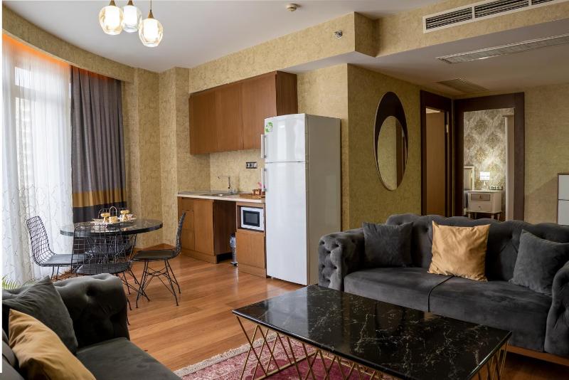 Family Room image 2