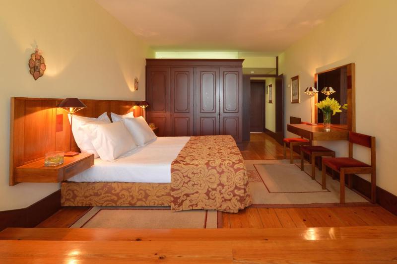 Superior Family Room image 3