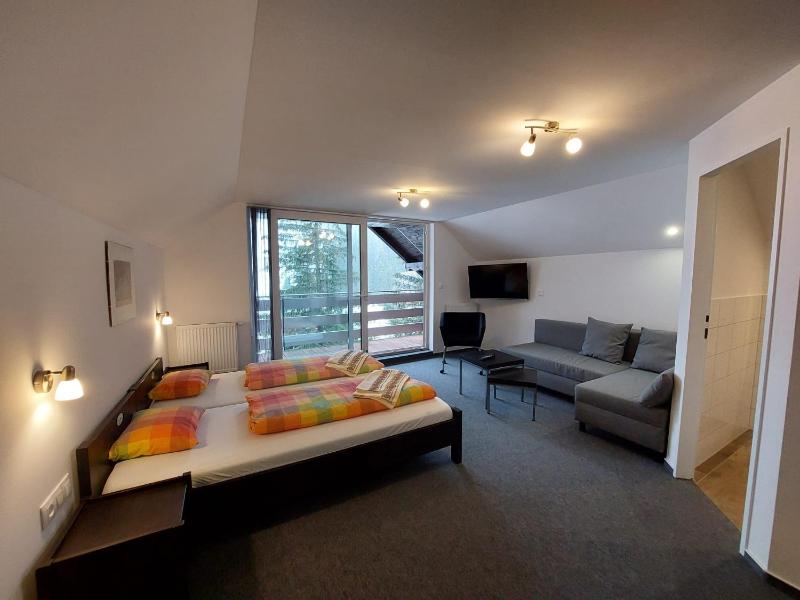 Double Room with Private Bathroom image 1