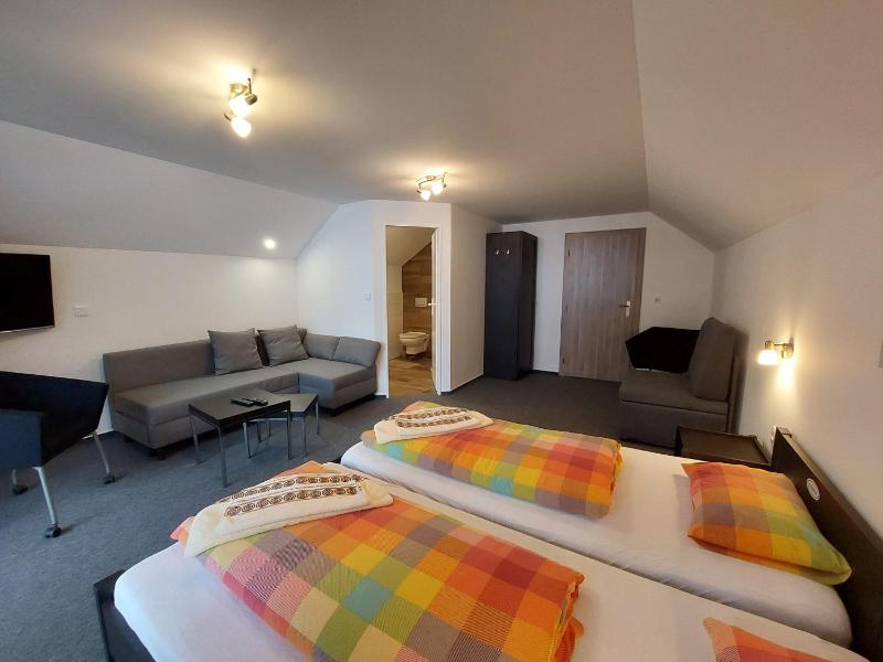 Double Room with Private Bathroom image 3