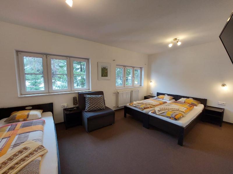 Double Room with Private Bathroom image 4