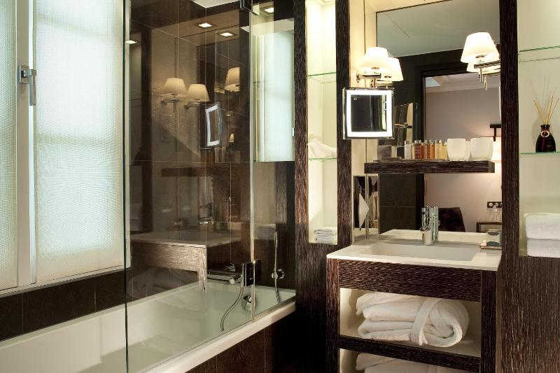 Superior Double or Twin Room image 3