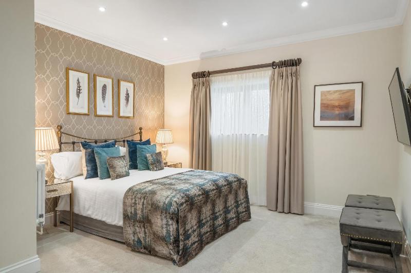 Executive Suite image 4