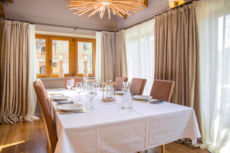 Chalet image 1
