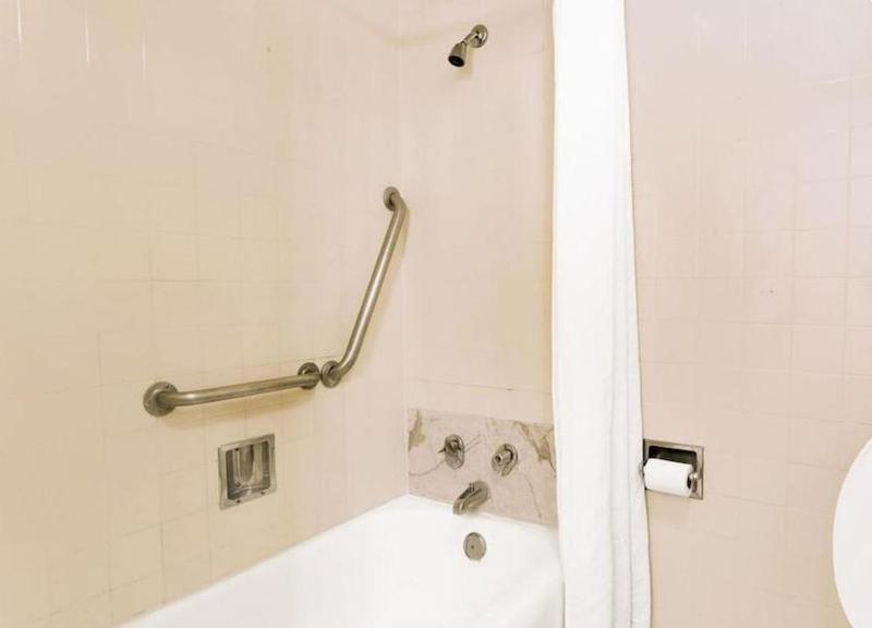 King Room - Disability Access - Non-Smoking image 2