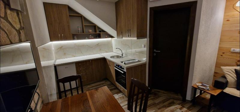 Apartment with Mountain View image 4