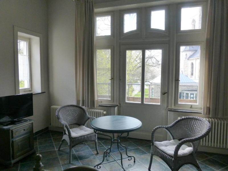 Double Room with Balcony image 3