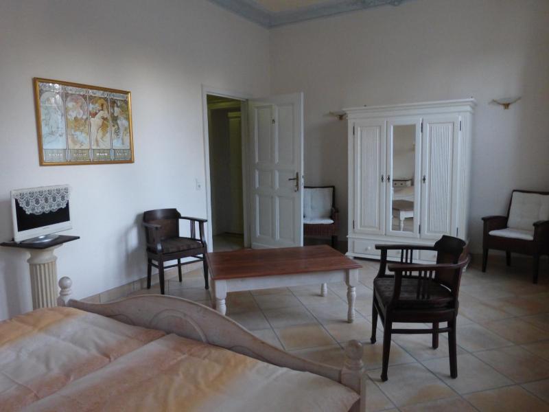 Deluxe Double Room with Bath image 4