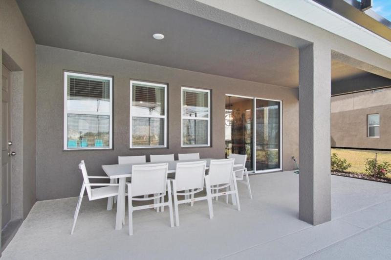 Lake View at Solterra Resort 7 Bedrooms Sleeps 18 villa - image 10