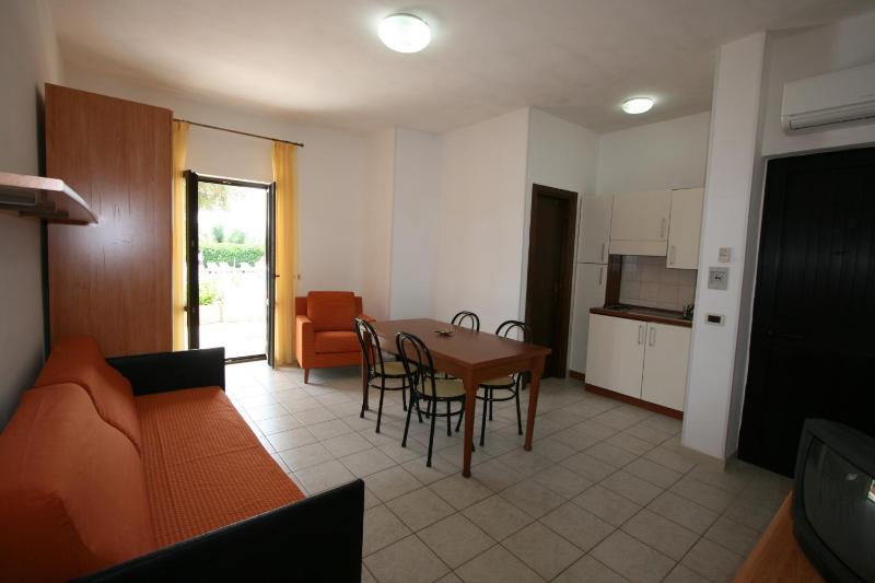 One-Bedroom Apartment (2 Adults) - Ground Floor image 3