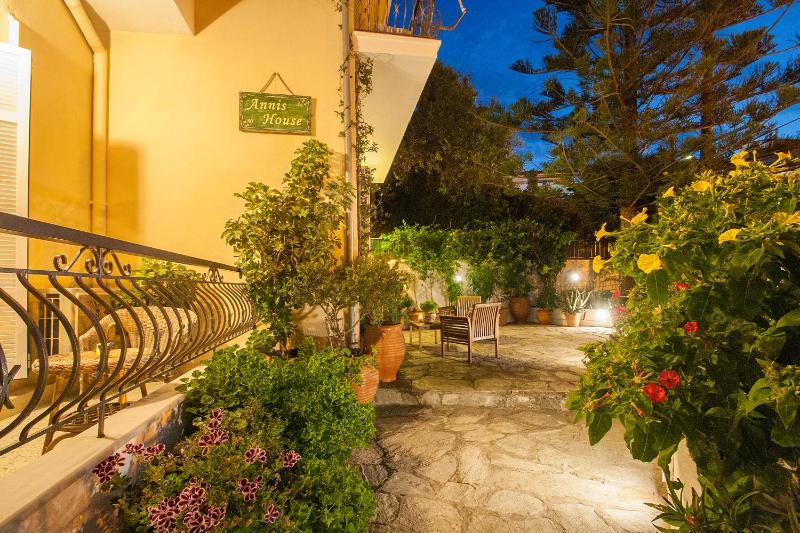 Annis House - image 44