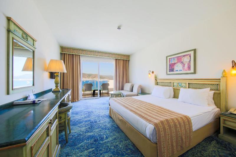 Double or Twin Room with Sea View image 1