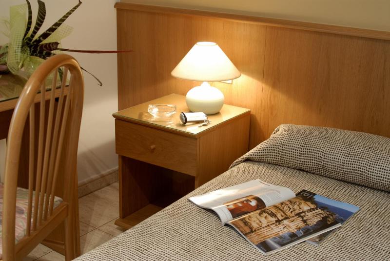 Economy Double Room image 2