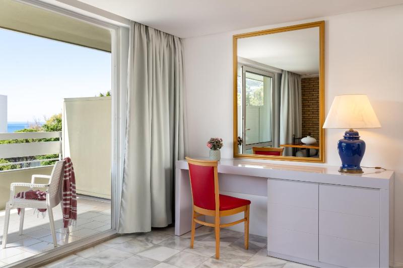 One-Bedroom Apartment image 1