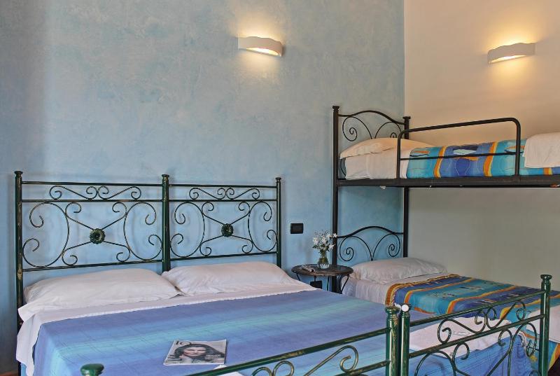 Quadruple Room image 2