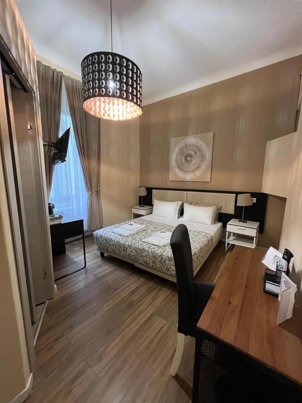 Double or Twin Room with Private Bathroom image 4