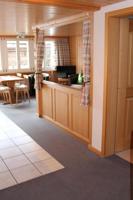 One-Bedroom Apartment image 4