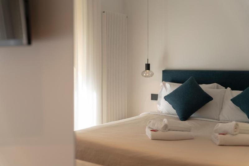 B&B Le Suites di Costanza - image 8