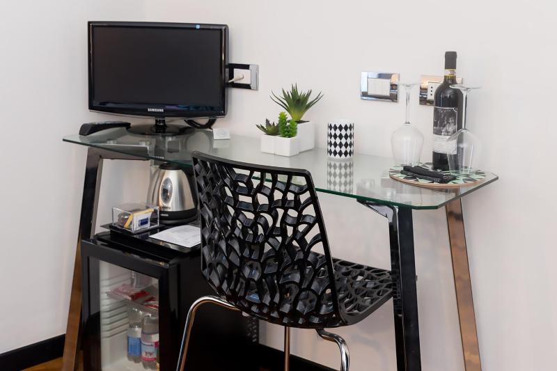 Basic Double or Twin Room image 4