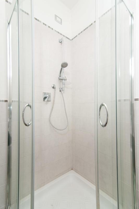 Classic Double Room image 3