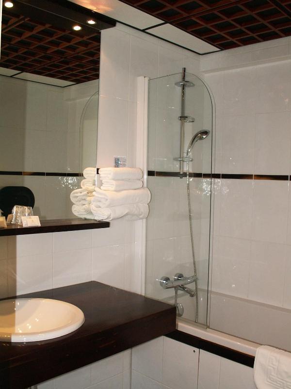 Double Room  sea side  - Ground Floor image 3