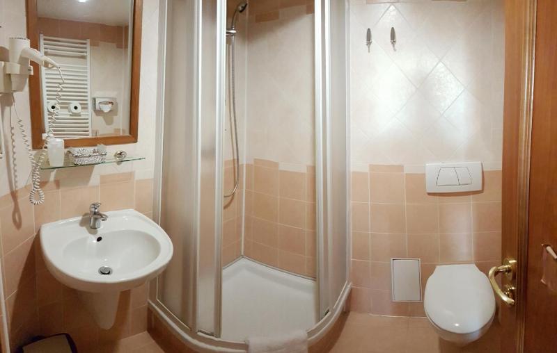 Economy Single Room image 2