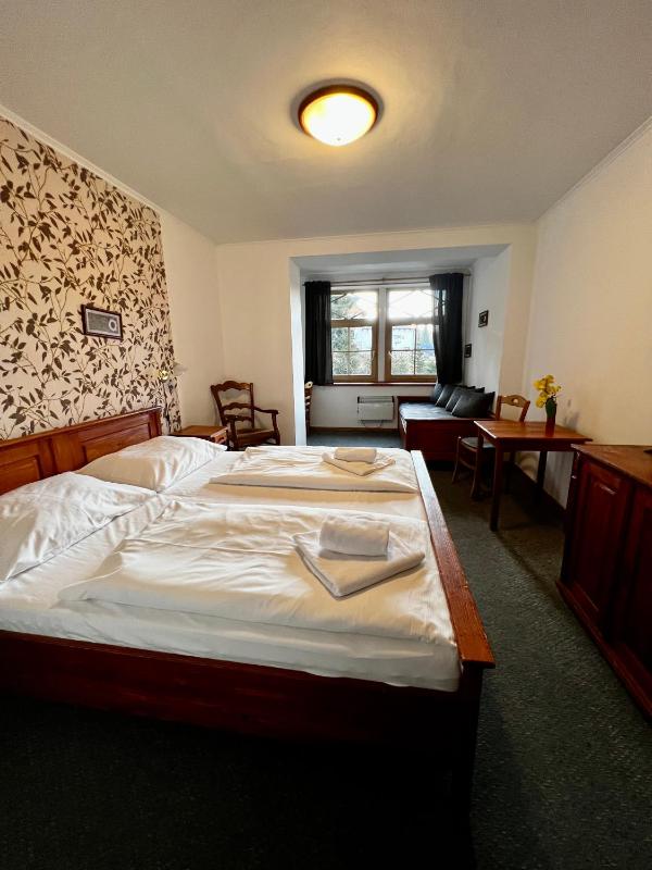 Double or Twin Room image 1