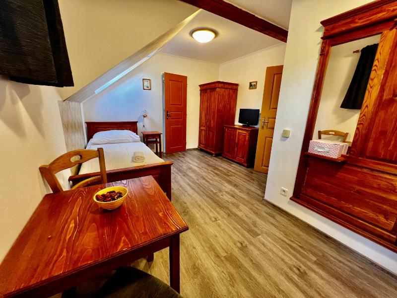 Two Connecting Rooms image 3