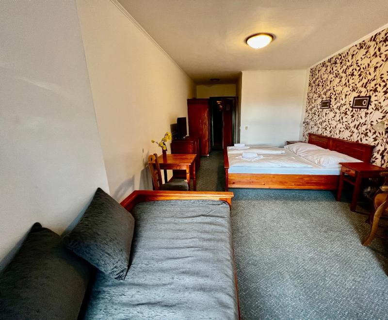 Triple Room image 2