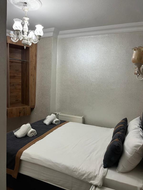 Economy Double Room (No View) image 3