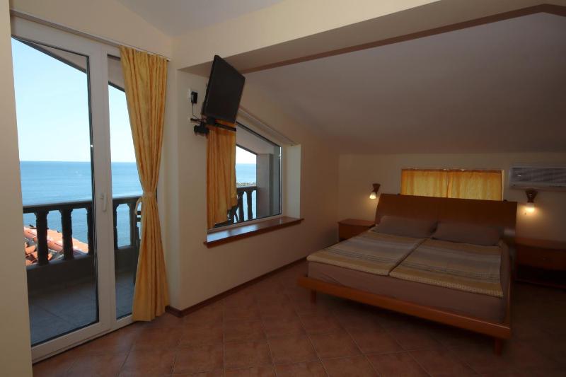 Double or Twin Room - Attic image 4