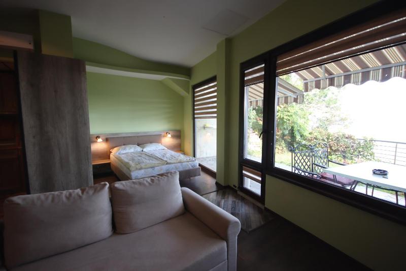 Studio with Sea View image 3