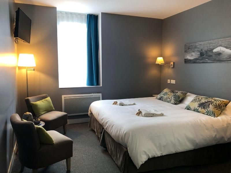 Large Double Room image 2