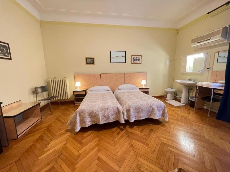 Twin Room with Shared Bathroom image 3