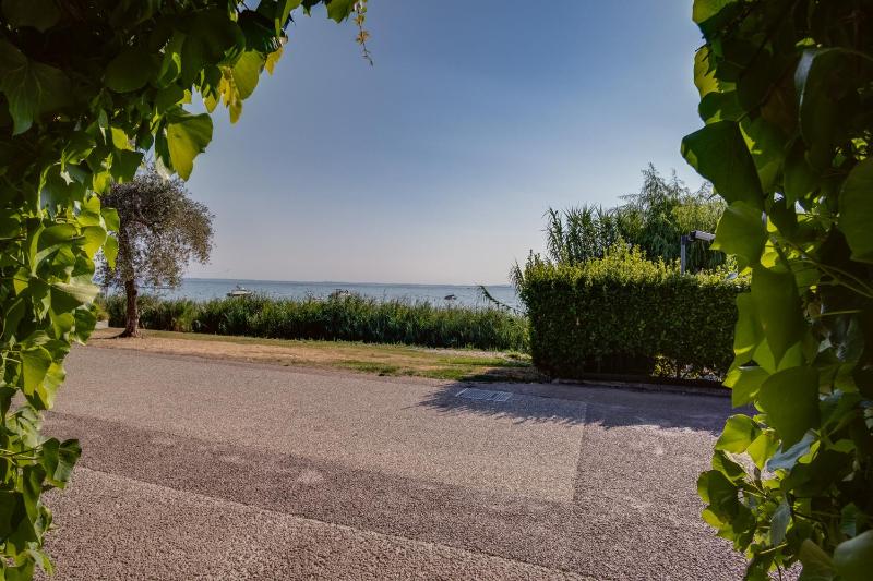 Lakefront apartment - Rivalunga - image 12