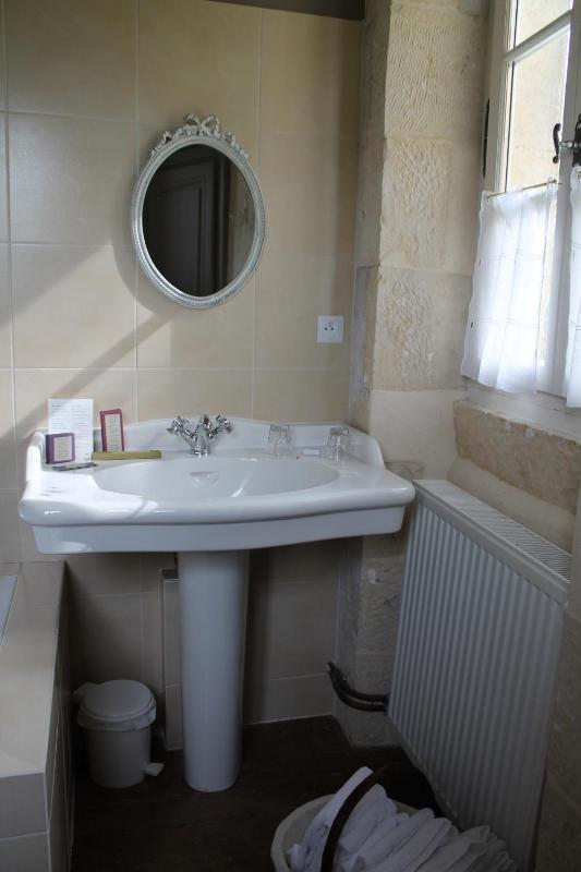 Family Room (4 Adults) image 3