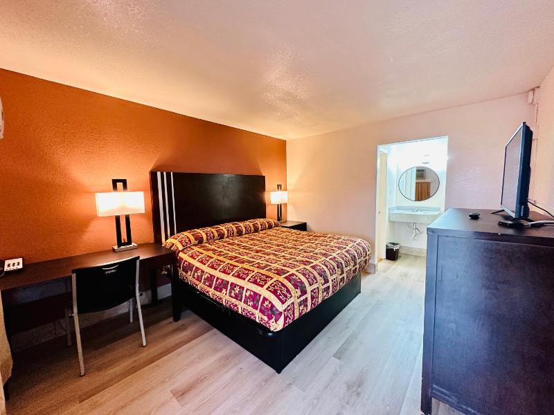 King Room image 2