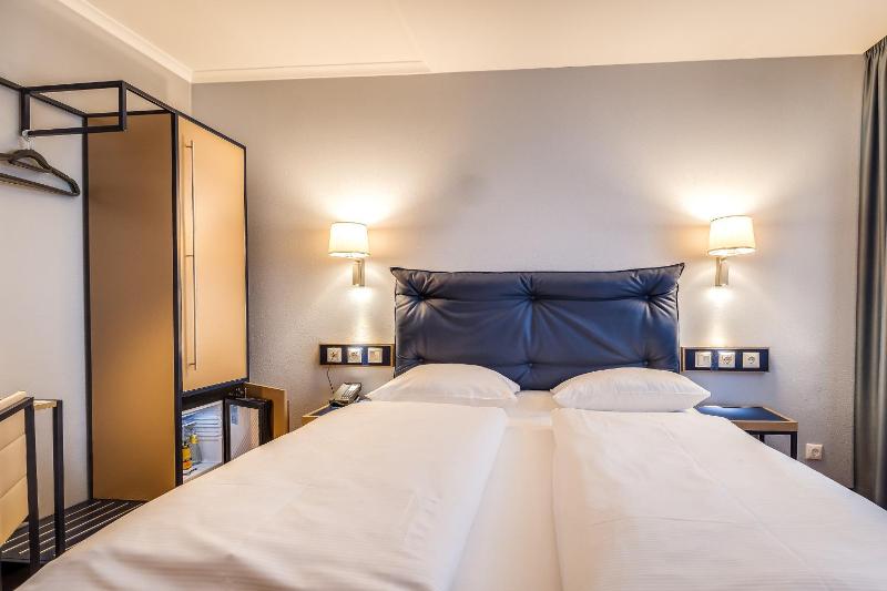 Standard Single Room image 3