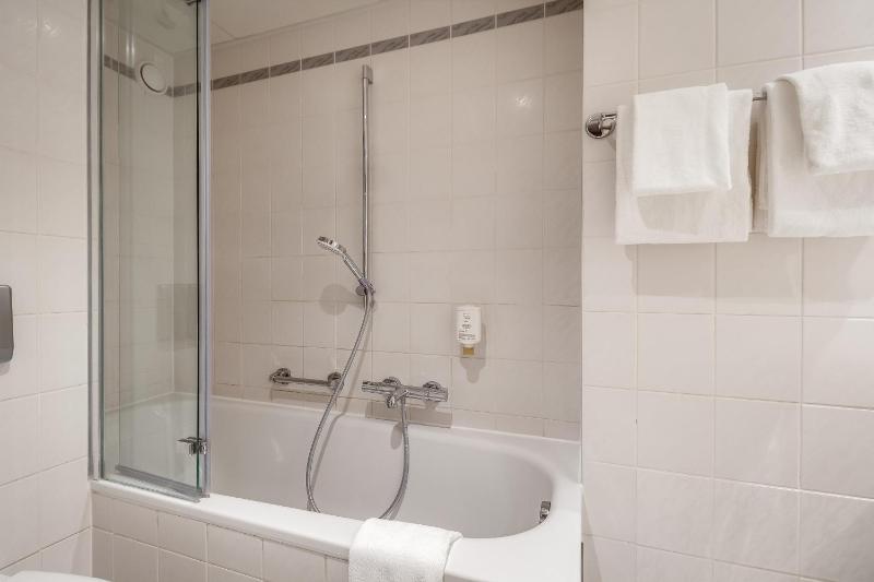Standard Single Room image 4