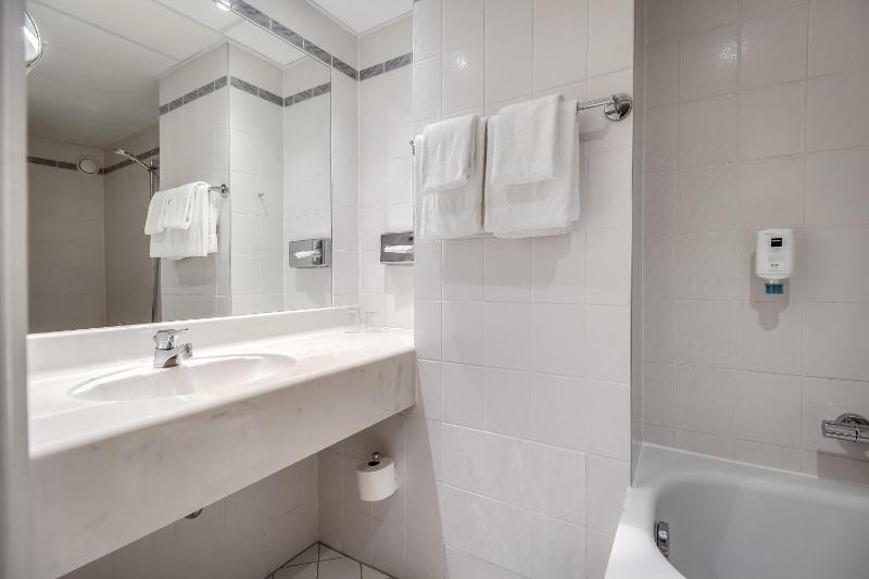 Standard Single Room image 2