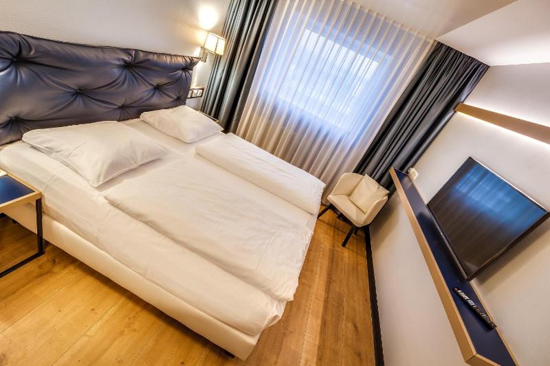 Standard Double Room image 1