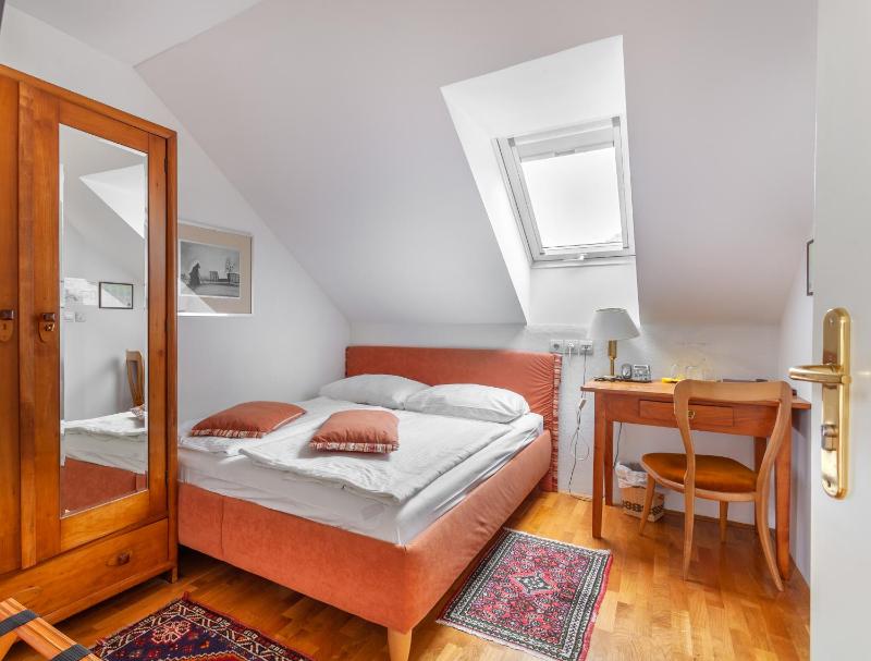 Standard Single Room image 4