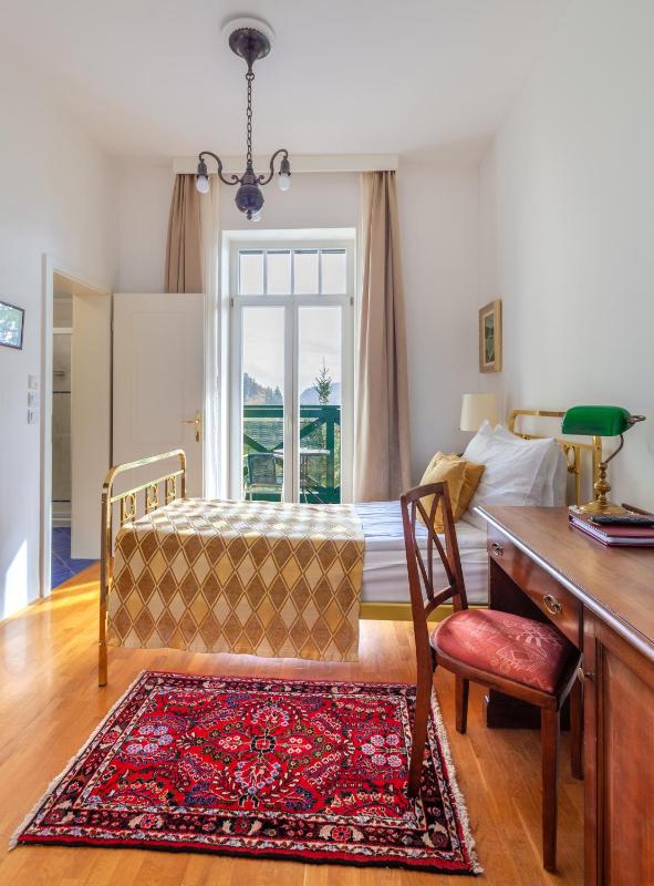 Single Room with Balcony and Lake View image 3